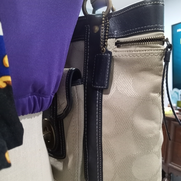 Coach beige large legacy Gigi tote - Picture 4 of 4